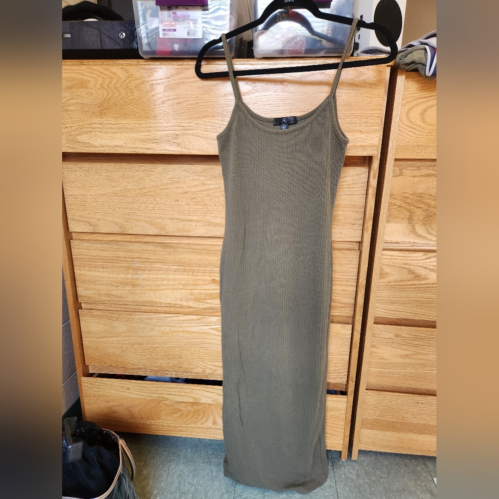 Missguided Bodycon Midi green dress